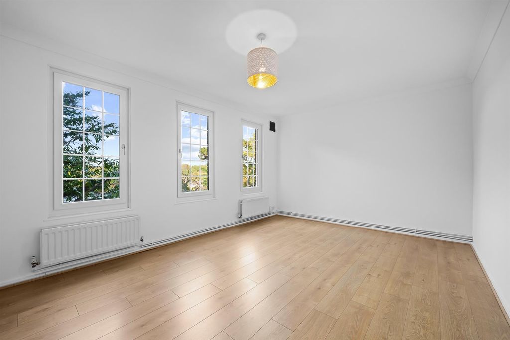 Property photo 2 of 17 Reception