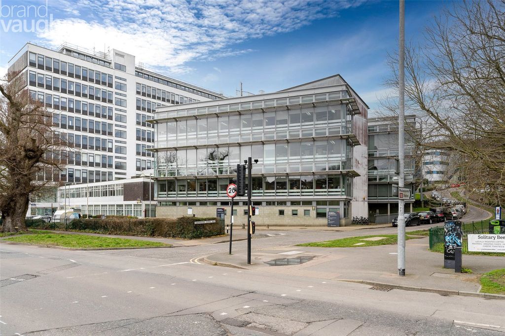 Property photo 1 of 11 Picture No. 14