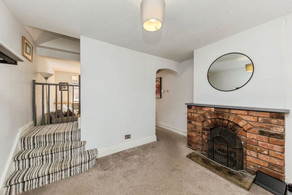 Property photo 2 of 17 Picture No. 21