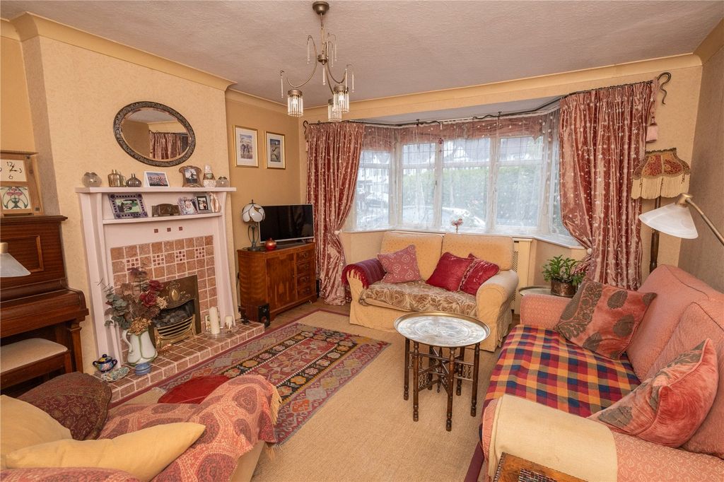 Property photo 2 of 33 Picture No. 25