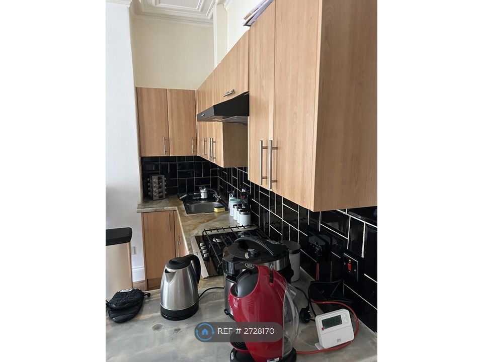 Property photo 2 of 7 Kitchen Top With Utilities