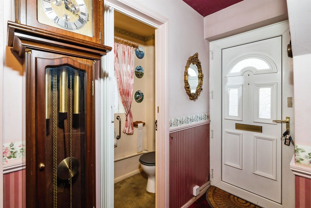 Property photo 2 of 17