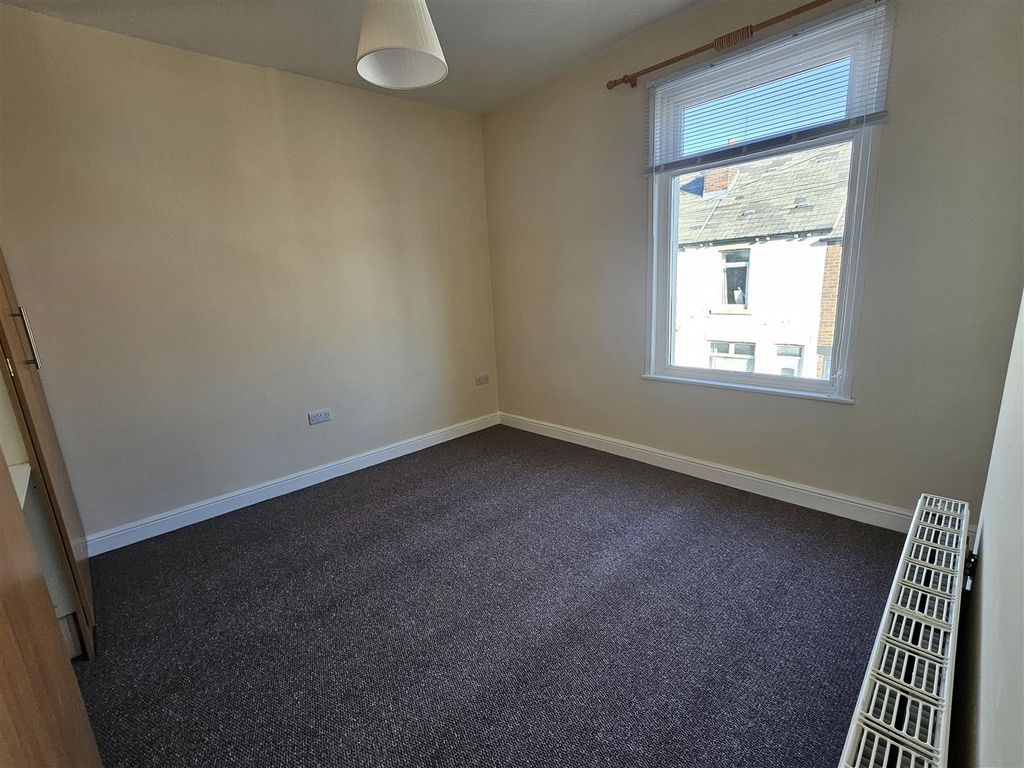 Property photo 3 of 7 Bedtoom One