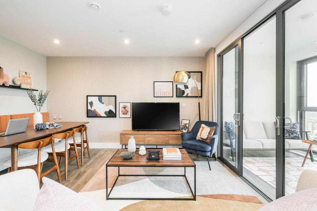Property photo 1 of 12 Living/Dining Area