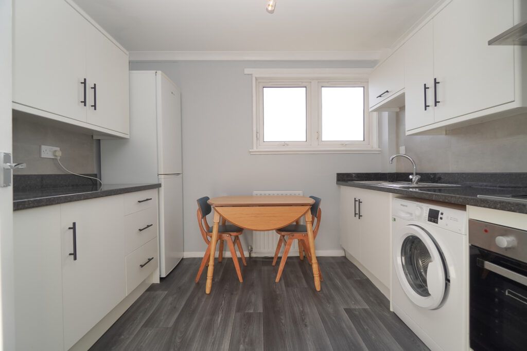 Additional image 4 of 3 bed flat for saleAbbeylands Road, Faifley G81