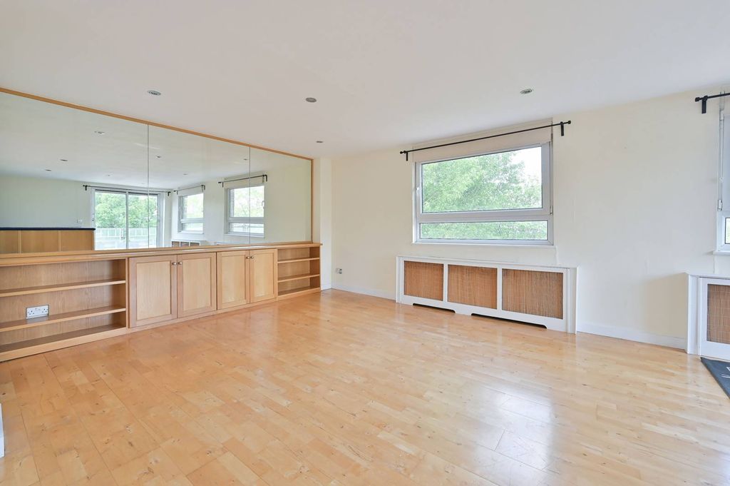 Property photo 3 of 20