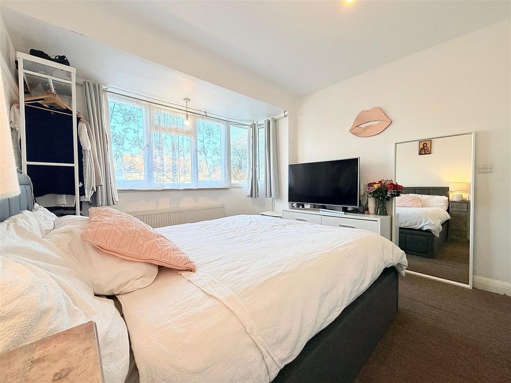 Property photo 2 of 14 Bittacy Upstairs Flat 5.Jpg