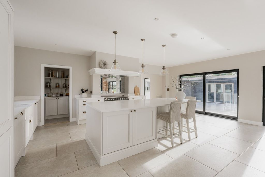 Property photo 3 of 34 Picture No. 09