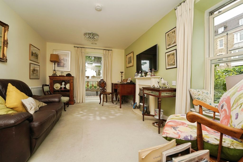 Property photo 2 of 21
