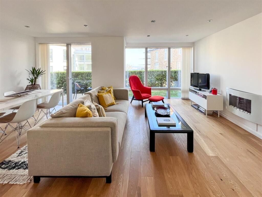 Property photo 2 of 20 4859401