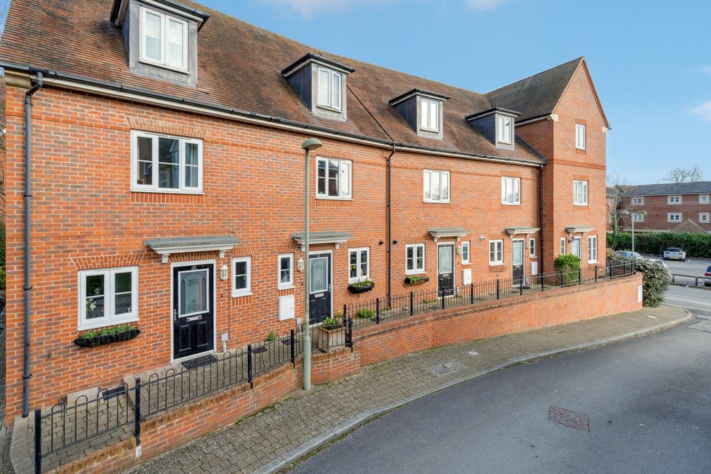 Property photo 1 of 20