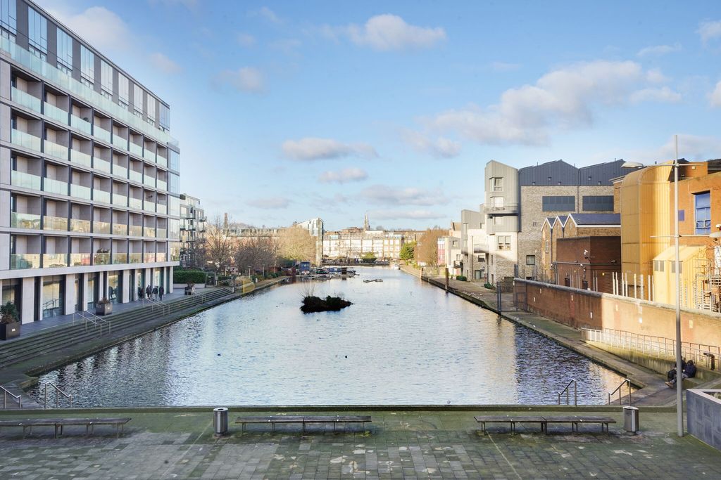 Property photo 3 of 24