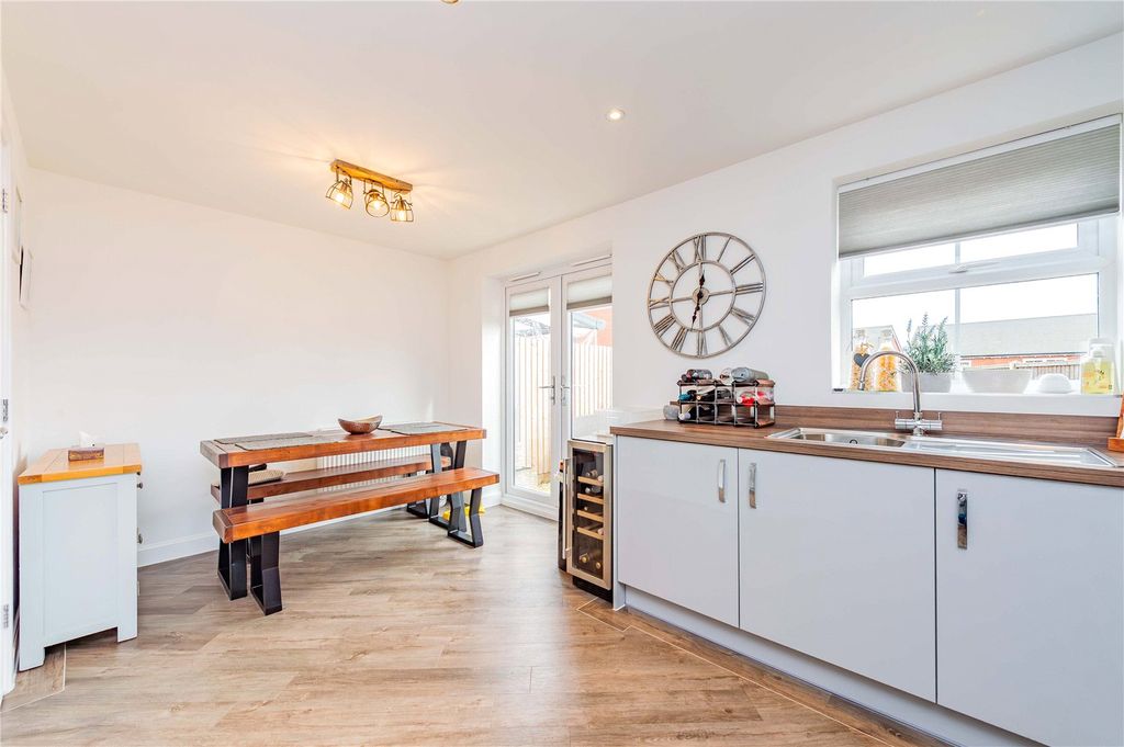 Property photo 3 of 29 Picture No. 04