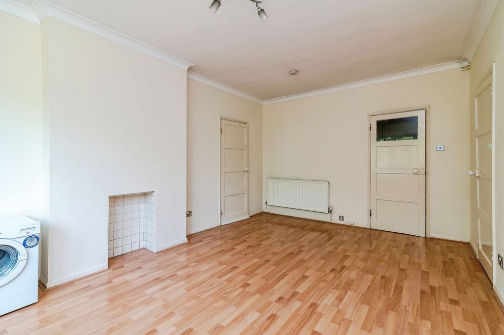 Property photo 3 of 12 Pbox-Img.Jpg