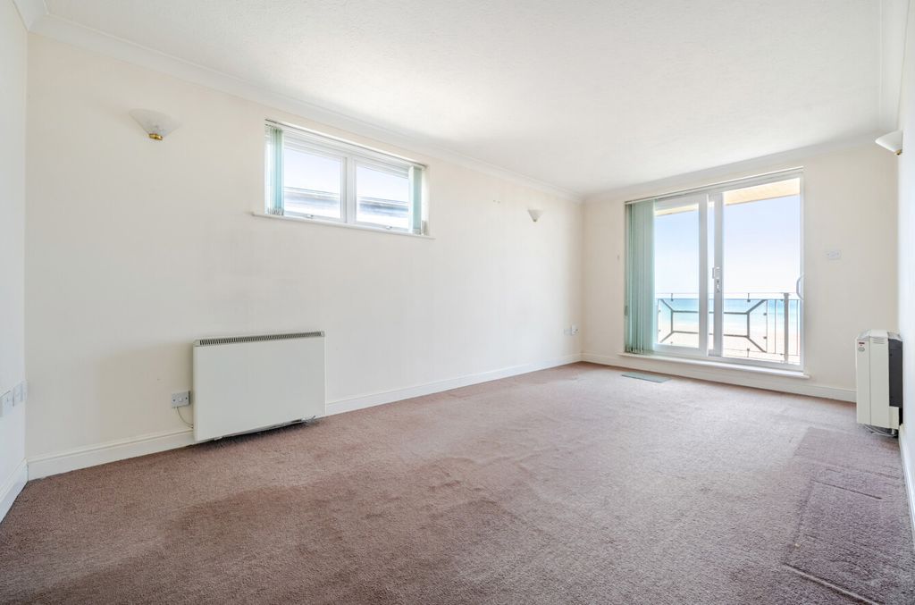 Property photo 3 of 14 1458978-9-6A032F0...