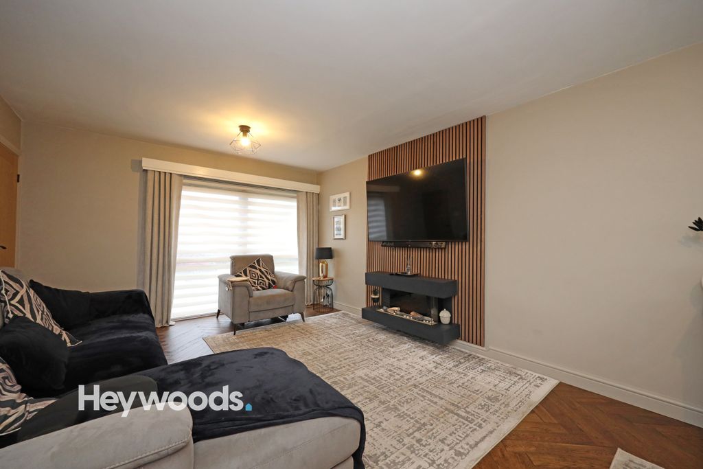 Property photo 2 of 37 099A9498