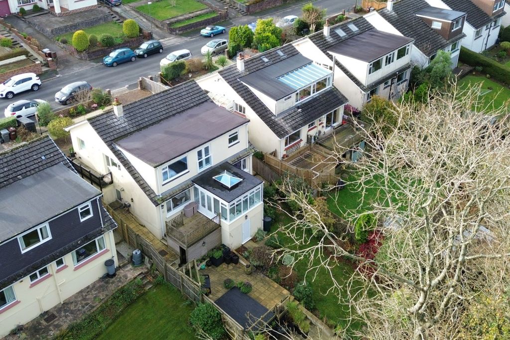 Property photo 2 of 28