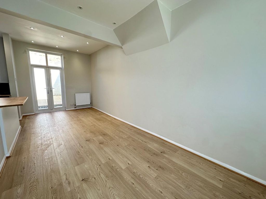 Property photo 3 of 10 .Jpg