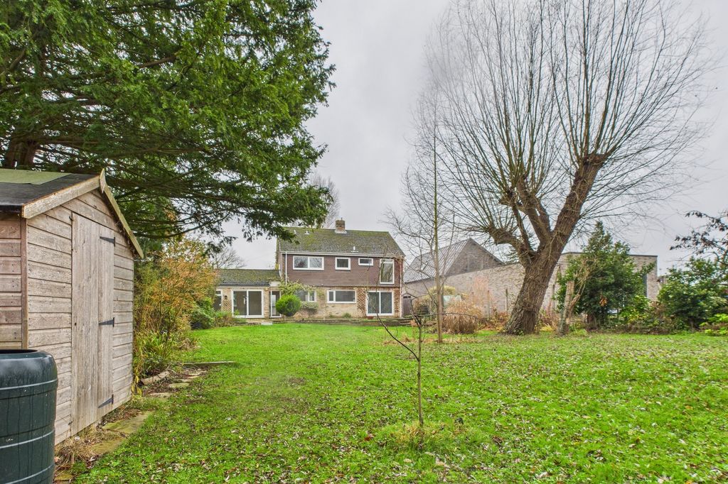 Property photo 2 of 34 Cam02519G0-Pr0374-Still036