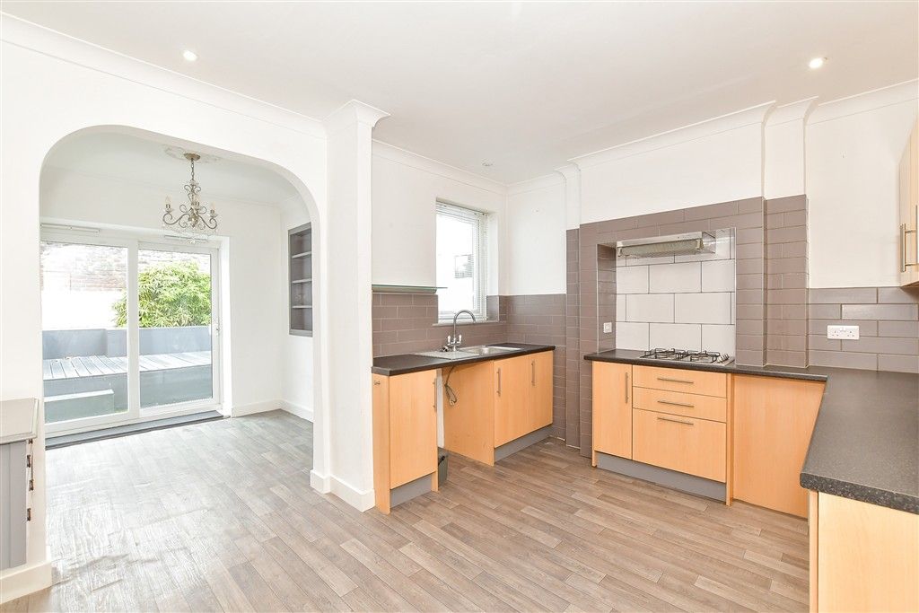 Property photo 2 of 11 Kitchen