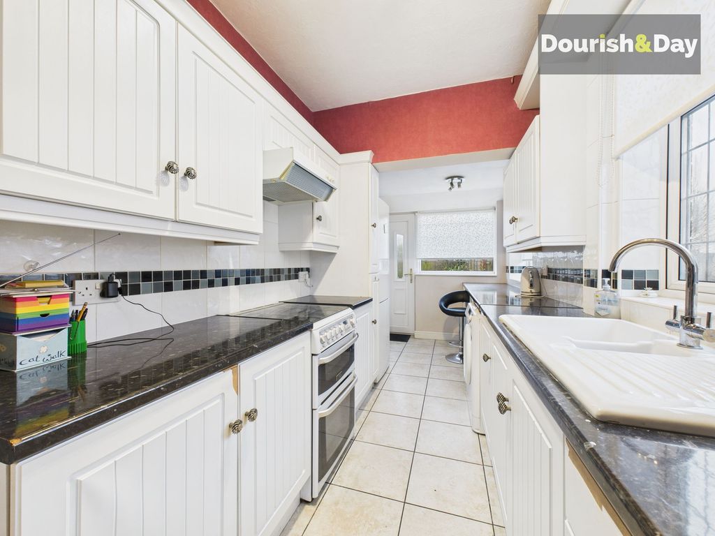 Property photo 2 of 21 Kitchen