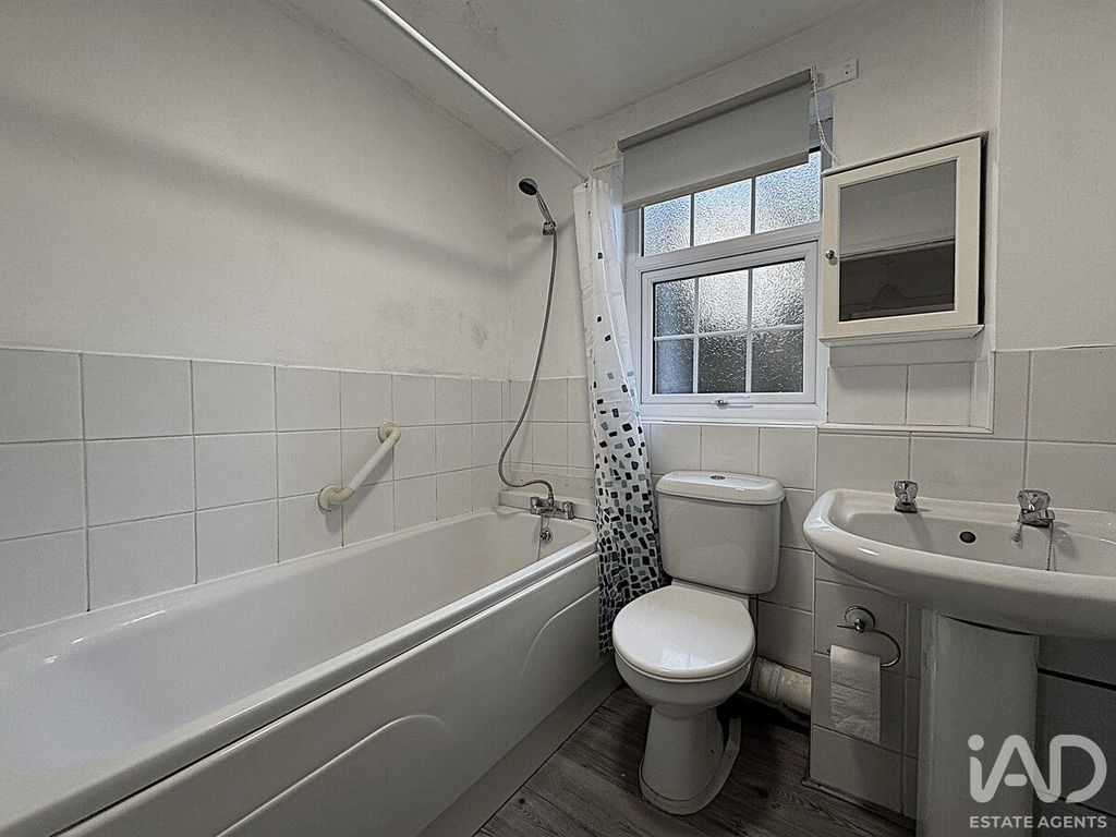 Property photo 3 of 5