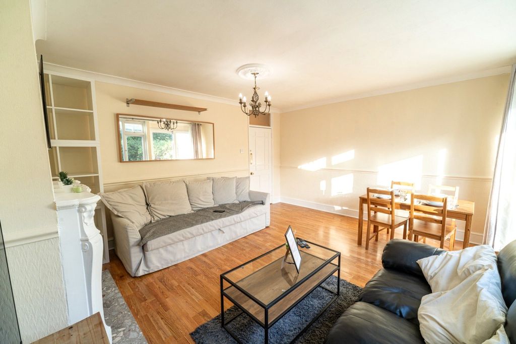 Property photo 1 of 17 Picture No. 11