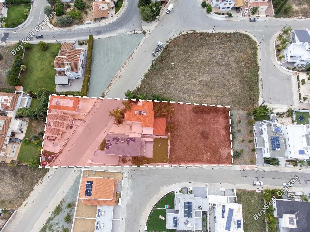 Property photo 2 of 11