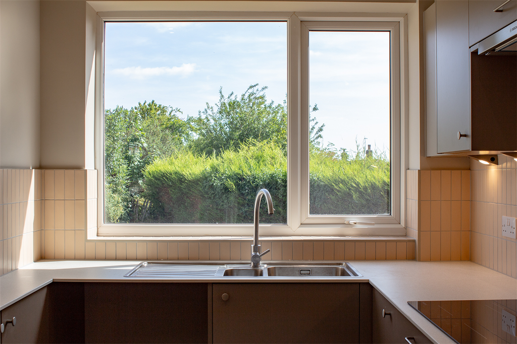 Property photo 3 of 40 Kitchen