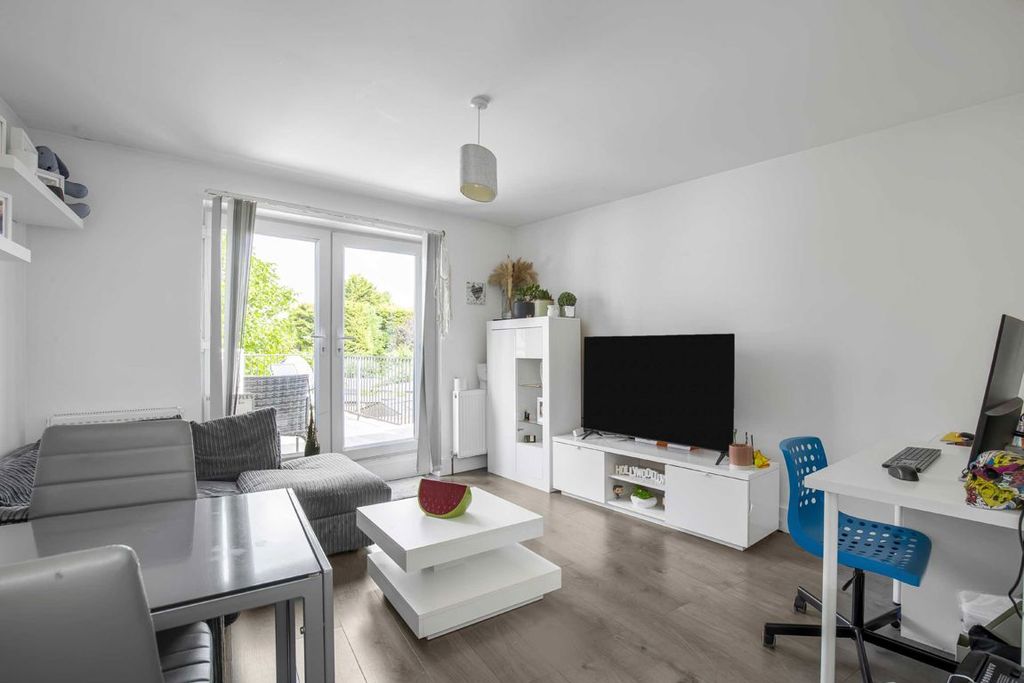 Property photo 2 of 6