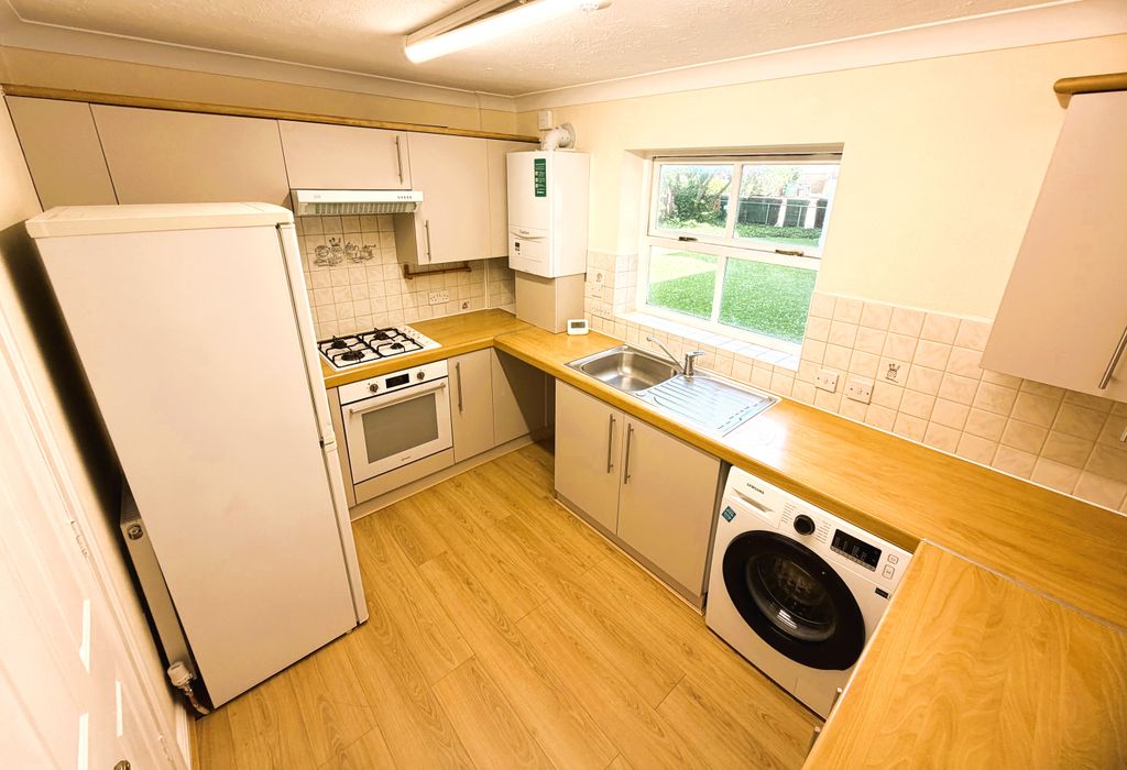Property photo 2 of 8