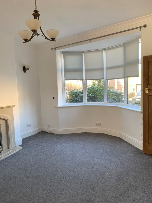 Property photo 2 of 13 Lounge