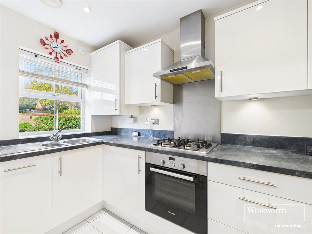 Property photo 2 of 11 Picture No. 18