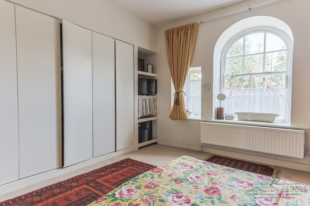 Property photo 3 of 13 4424224