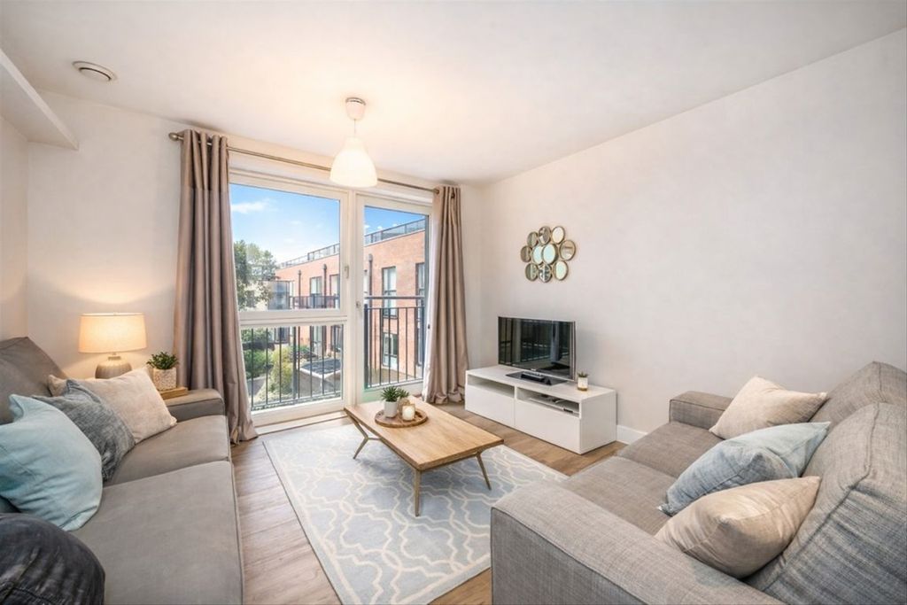 Property photo 3 of 8