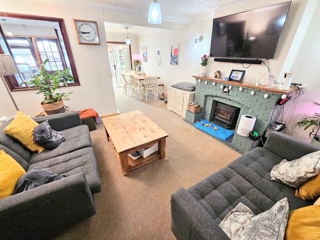 Property photo 2 of 21 3824952