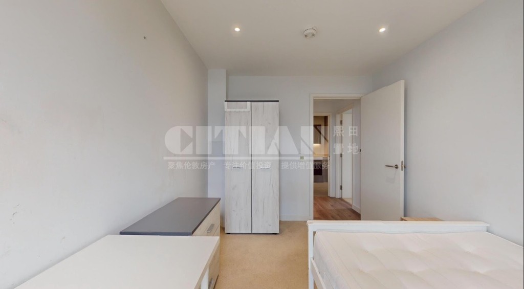 Property photo 3 of 11