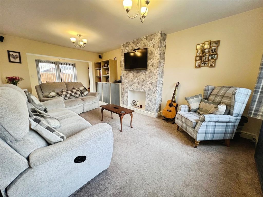 Property photo 3 of 26 Living Room