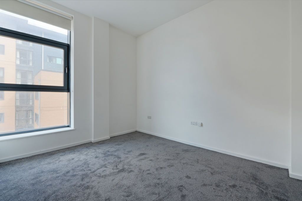 Property photo 1 of 14 Bedroom