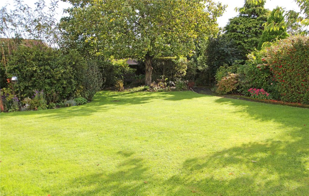 Property photo 2 of 12 Picture No. 18