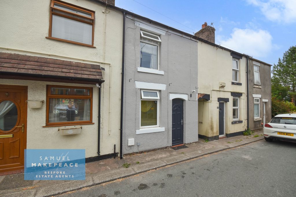 Property photo 1 of 13 Two Bedroom Terraced In Sought After Location