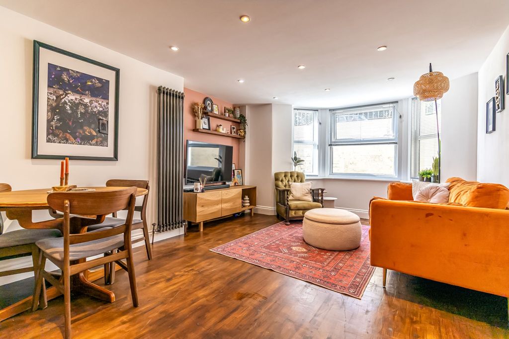 Property photo 1 of 30