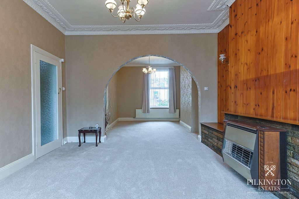 Property photo 2 of 16 5214843
