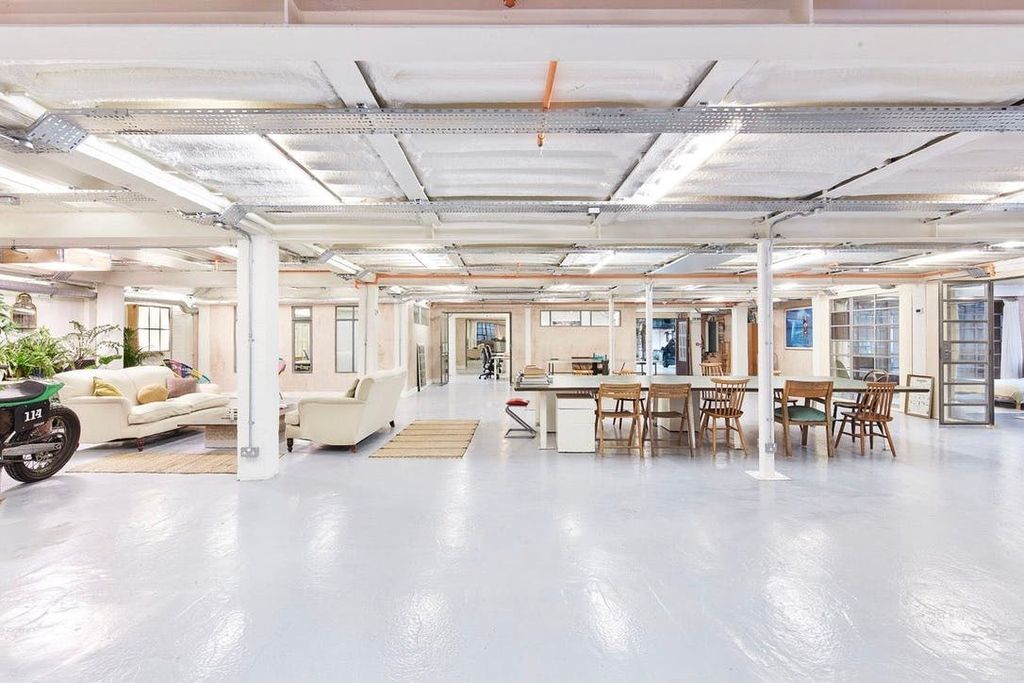 Property photo 3 of 29 124E54264E0F4D21829E7F7D8329A2D1_1_105_c.Jpeg