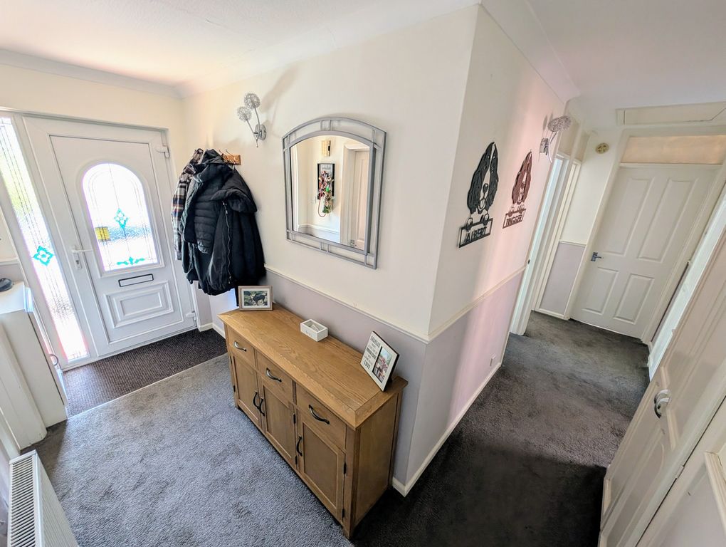 Property photo 3 of 28