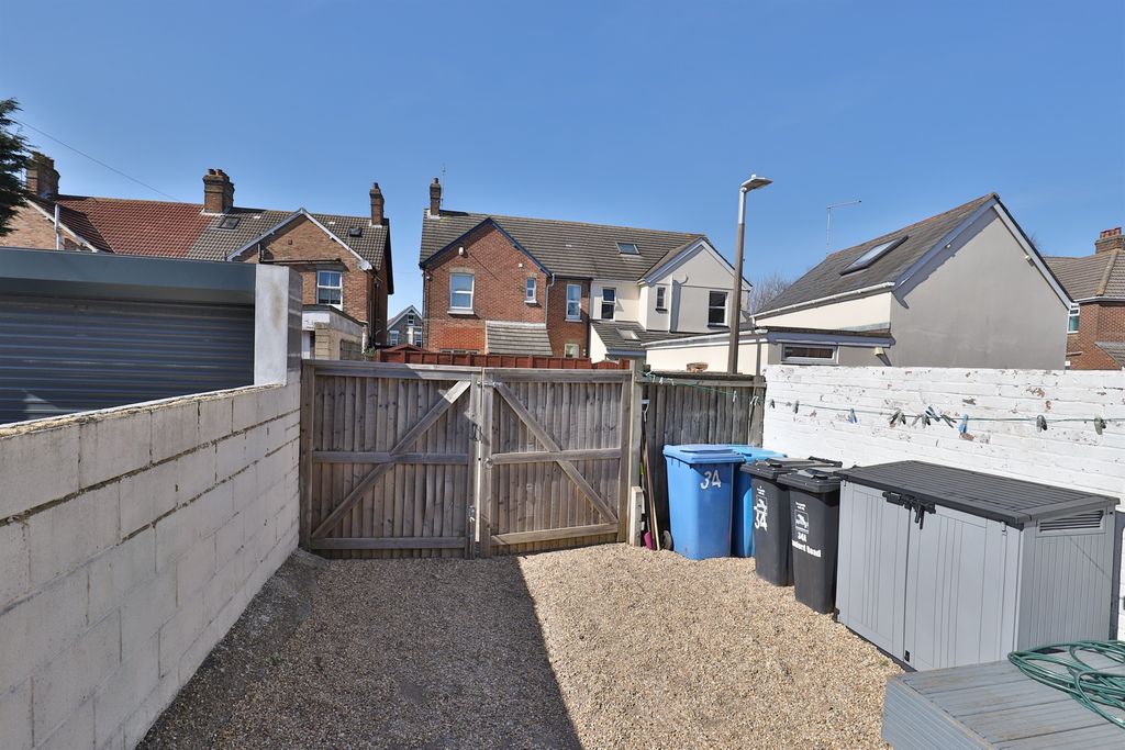 Property photo 3 of 12