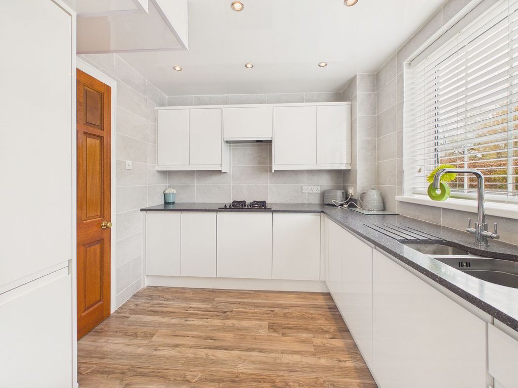 Property photo 2 of 15 Kitchen