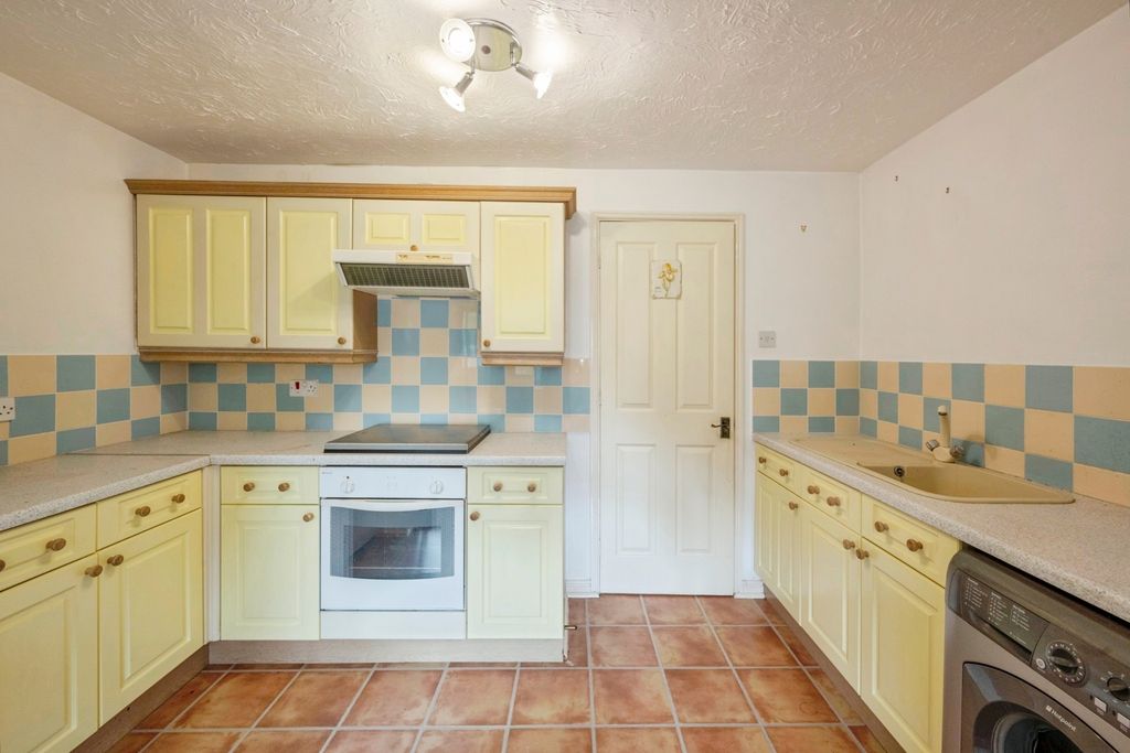 Property photo 2 of 16 Kitchen