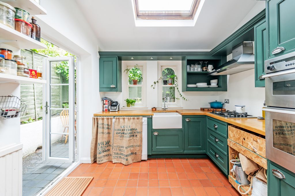 Property photo 2 of 14 Photo 04