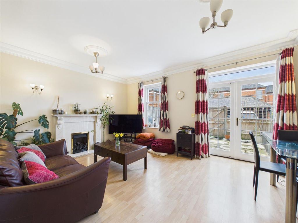 Property photo 3 of 18 Cam02885G0-Pr0598-Still006.Jpg